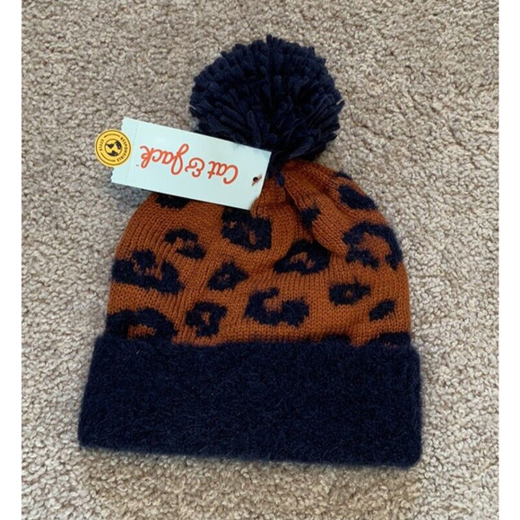 Cat & Jack Infant Boys Animal Print Winter Beanie Hat Ball Size 2T-5T - Picture 1 of 2
